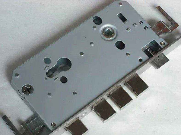 南部24小时上门开锁公司